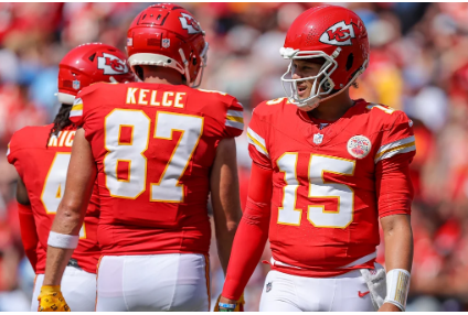 Unlocking the Mystery: NFL Experts Discuss the Challenges Facing Patrick Mahomes and the Chiefs’ Offense.