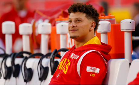 BREAKING NEWS: Patrick Mahomes Offers Insights on Chiefs Receivers Amidst Trade Speculation.